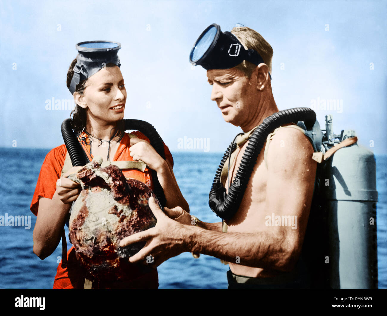 LOREN, LADD, Garçon sur un dauphin, 1957 Banque D'Images