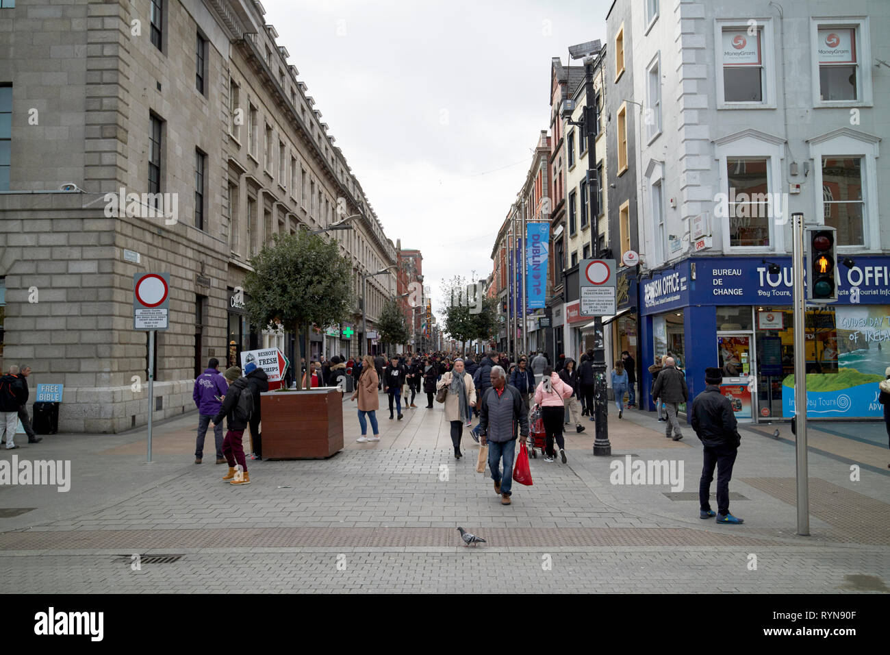 Recherche le long de la rue Henry de oconnell Street Dublin République d'Irlande Europe Banque D'Images