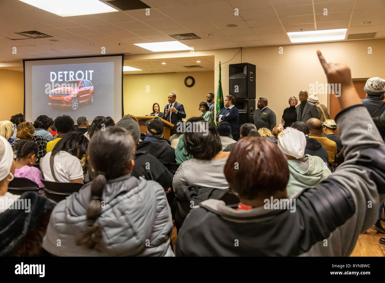 Detroit, Michigan - Des centaines entassés dans une salle de l'union d'entendre parler de Fiat Chrysler Automobiles" visant à construire une nouvelle usine de montage d'automobiles dans un pays à faible revenu Banque D'Images