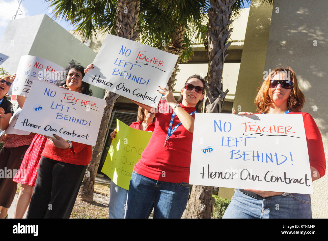 Miami Florida,School Board Administration bâtiment,éducation,coupes budgétaires,syndicat,économie,augmentation de salaire,payer,contrat,monnaie,argent,enseignant,enseignants,enseigner Banque D'Images
