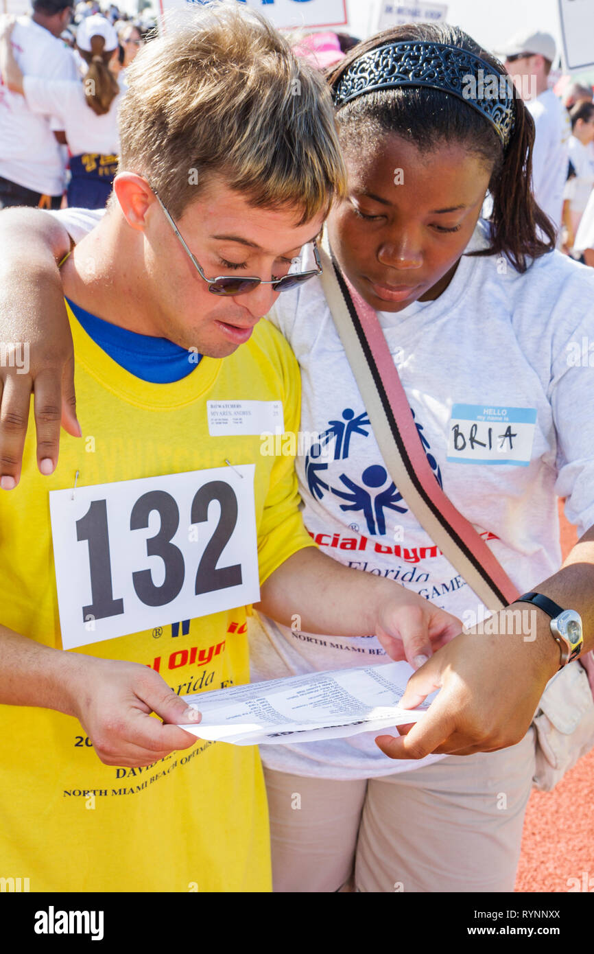 Miami Florida,Miami Dade College,North Campus,Jeux olympiques spéciaux,besoins,handicapés,compétition,sports,athlète,étudiants étudiants,bénévoles bénévoles Banque D'Images