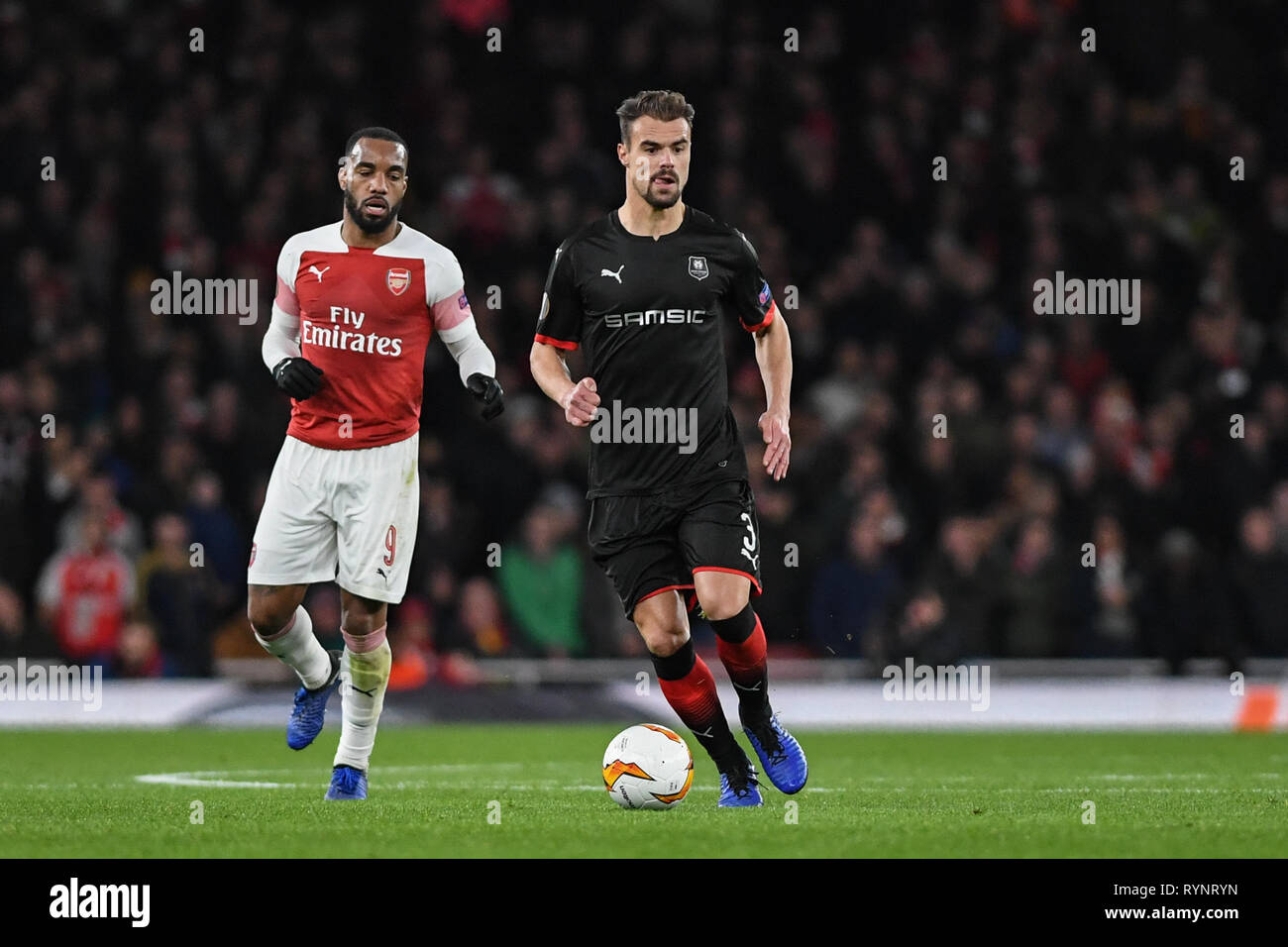 14 MARS 2019 , l'Emirates Stadium, Londres, Angleterre ; Europa League, ronde de 16, deuxième manche, Arsenal vs Rennes ; Damien Da Silva de Rennes s'exécute avec ball Crédit : Phil Westlake/News Images Banque D'Images