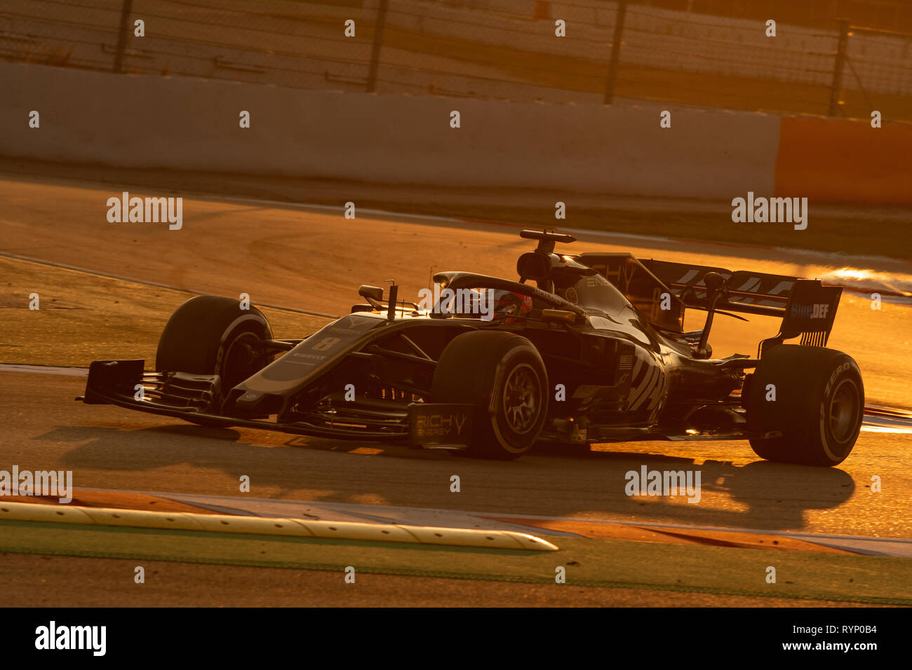 Barcelone, Espagne. Feb 20th, 2019 - Romain Grosjean de France avec 8 F1 Team Haas VF-19 sur la voie la troisième journée de F1 les essais d'hiver au circuit de Catalun Banque D'Images