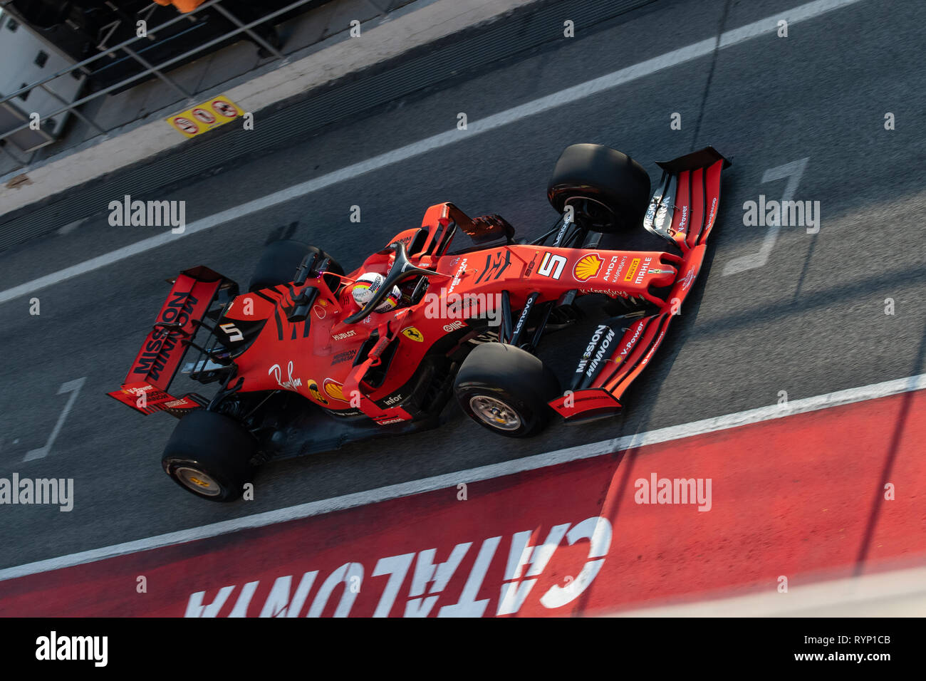Barcelone, Espagne. Le 26 février 2019 - Sebastian Vettel de Allemagne 5 de la Scuderia Ferrari SF90 sur la voie à la cinquième journée de la Formule 1 2019 Test d'hiver Banque D'Images