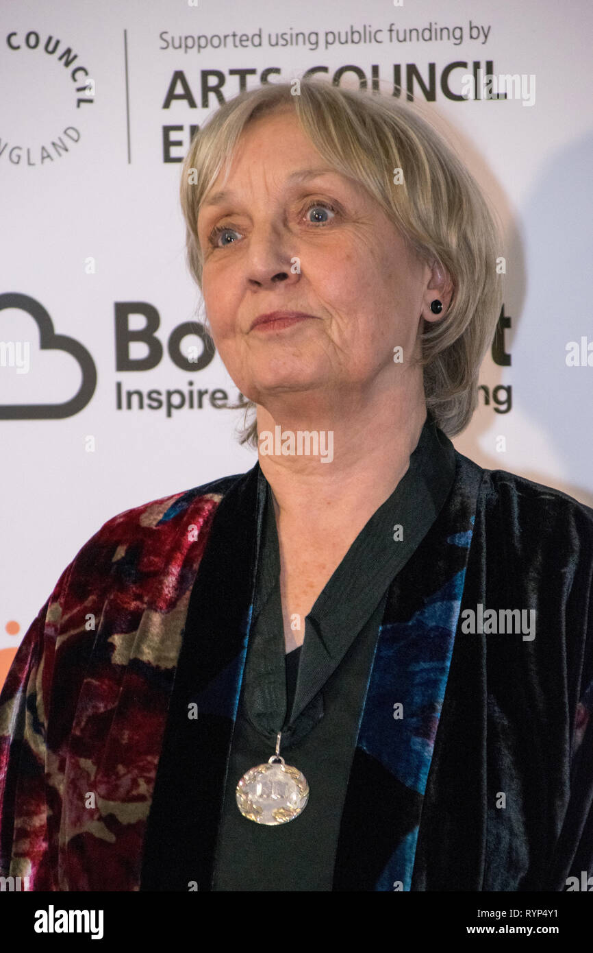 Dans le cadre de l'Waterstones Children's Laureate 20e anniversaire, les anciens lauréats se réunir à l'occasion de la publication du nouveau lauréat des envolées d'anthologie (Walker Books). Cela inclut l'auteur à succès Michael Morpurgo, qui a créé le Children's Laureate, ainsi que la lauréate et primé, écrivain et artiste Lauren enfant. Avec : Anne Fine Où : London, Royaume-Uni Quand : 11 Feb 2019 Crédit : Paul Taylor/WENN.com Banque D'Images