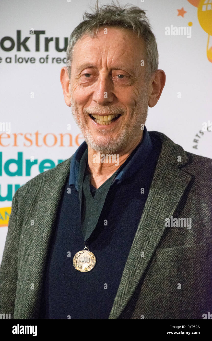 Dans le cadre de l'Waterstones Children's Laureate 20e anniversaire, les anciens lauréats se réunir à l'occasion de la publication du nouveau lauréat des envolées d'anthologie (Walker Books). Cela inclut l'auteur à succès Michael Morpurgo, qui a créé le Children's Laureate, ainsi que la lauréate et primé, écrivain et artiste Lauren enfant. Avec : Michael Rosen Où : London, Royaume-Uni Quand : 11 Feb 2019 Crédit : Paul Taylor/WENN.com Banque D'Images