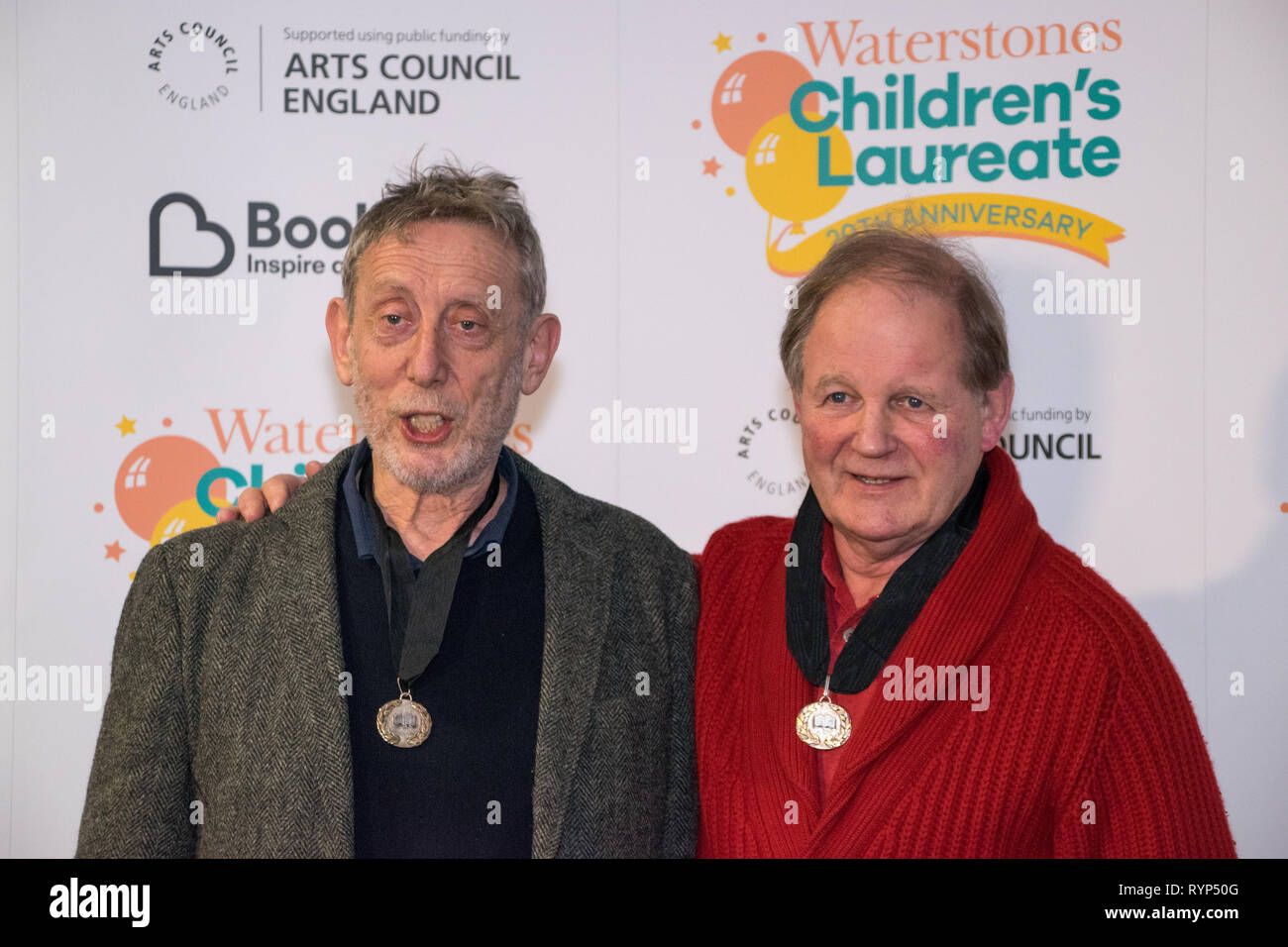 Dans le cadre de l'Waterstones Children's Laureate 20e anniversaire, les anciens lauréats se réunir à l'occasion de la publication du nouveau lauréat des envolées d'anthologie (Walker Books). Cela inclut l'auteur à succès Michael Morpurgo, qui a créé le Children's Laureate, ainsi que la lauréate et primé, écrivain et artiste Lauren enfant. Avec : Michael Morpurgo, Michael Rosen Où : London, Royaume-Uni Quand : 11 Feb 2019 Crédit : Paul Taylor/WENN.com Banque D'Images