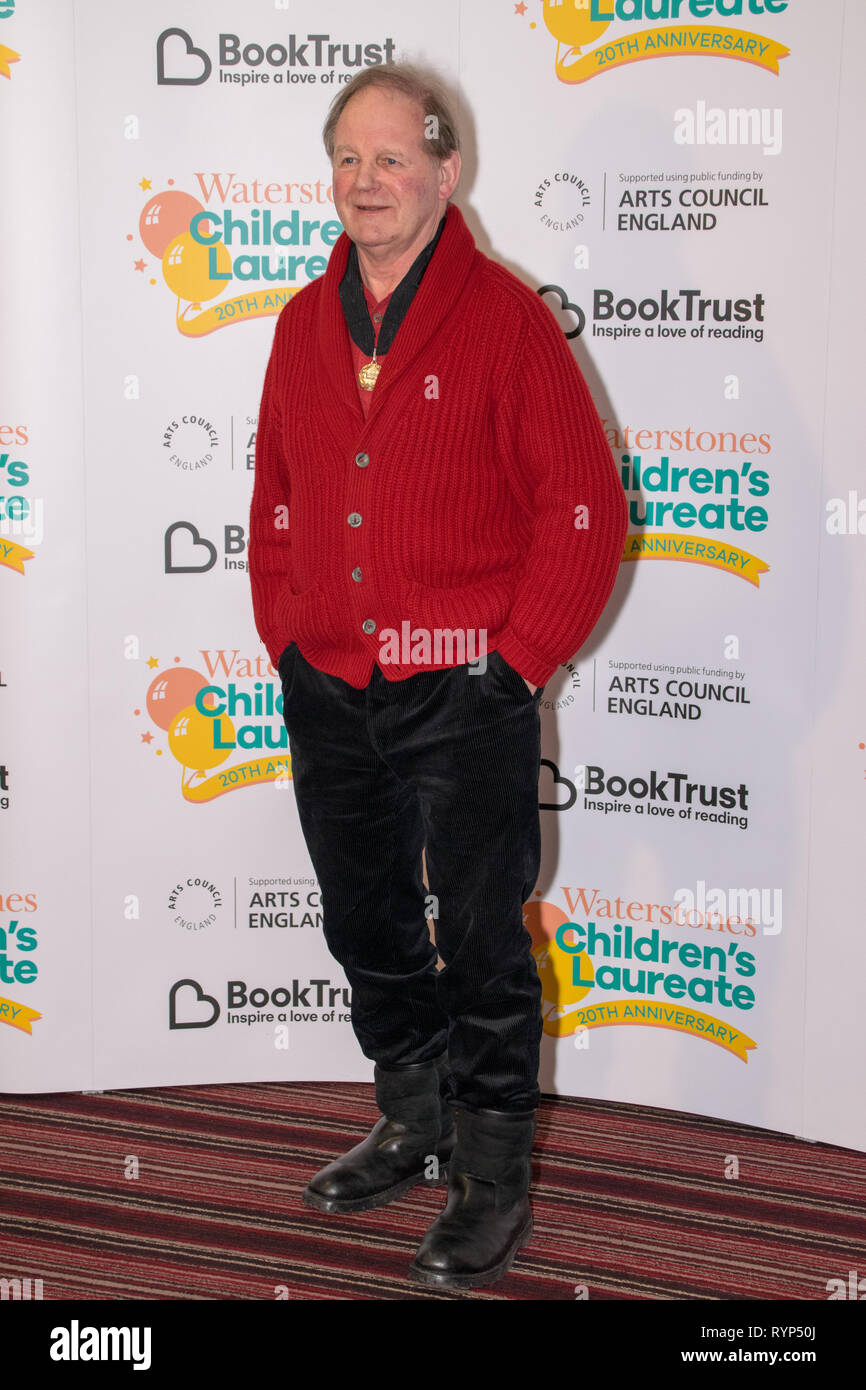Dans le cadre de l'Waterstones Children's Laureate 20e anniversaire, les anciens lauréats se réunir à l'occasion de la publication du nouveau lauréat des envolées d'anthologie (Walker Books). Cela inclut l'auteur à succès Michael Morpurgo, qui a créé le Children's Laureate, ainsi que la lauréate et primé, écrivain et artiste Lauren enfant. Avec : Michael Morpurgo Où : London, Royaume-Uni Quand : 11 Feb 2019 Crédit : Paul Taylor/WENN.com Banque D'Images