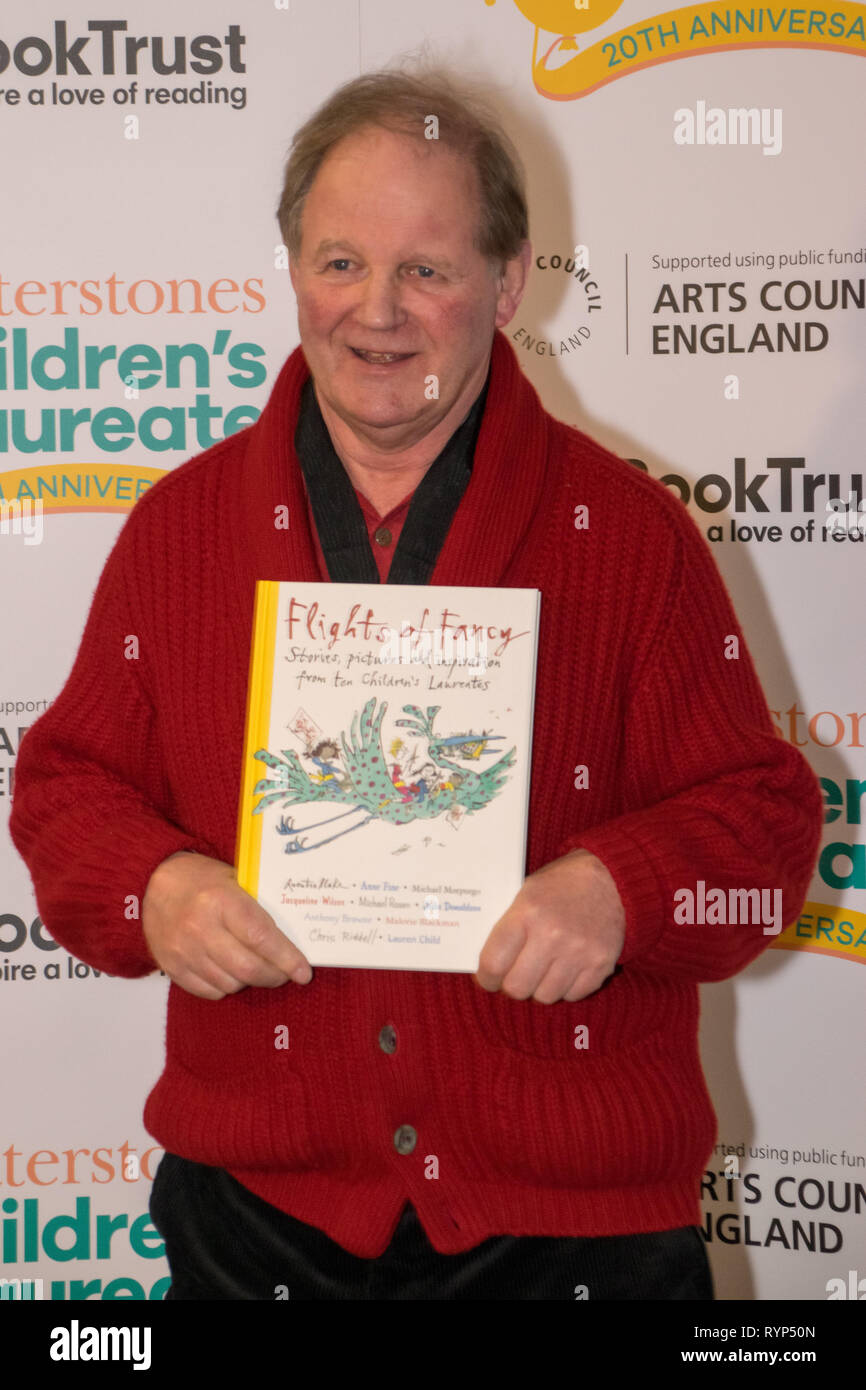 Dans le cadre de l'Waterstones Children's Laureate 20e anniversaire, les anciens lauréats se réunir à l'occasion de la publication du nouveau lauréat des envolées d'anthologie (Walker Books). Cela inclut l'auteur à succès Michael Morpurgo, qui a créé le Children's Laureate, ainsi que la lauréate et primé, écrivain et artiste Lauren enfant. Avec : Michael Morpurgo Où : London, Royaume-Uni Quand : 11 Feb 2019 Crédit : Paul Taylor/WENN.com Banque D'Images