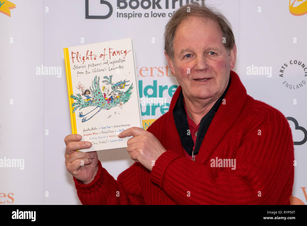 Dans le cadre de l'Waterstones Children's Laureate 20e anniversaire, les anciens lauréats se réunir à l'occasion de la publication du nouveau lauréat des envolées d'anthologie (Walker Books). Cela inclut l'auteur à succès Michael Morpurgo, qui a créé le Children's Laureate, ainsi que la lauréate et primé, écrivain et artiste Lauren enfant. Avec : Michael Morpurgo Où : London, Royaume-Uni Quand : 11 Feb 2019 Crédit : Paul Taylor/WENN.com Banque D'Images