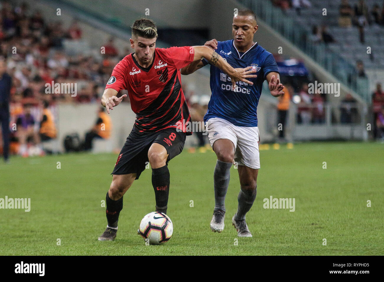 PR - Curitiba - 03/14/2019 - Libertadores 2019, Jorge Wilstermann Athletico PR x - Tom s'Athletico Andrade-PR player offre avec Jorge Wilstermann différends lecteur pendant match à Arena da Baixada de la Libertadores championnat 2019 Photo : Gabriel Machado / AGIF Banque D'Images