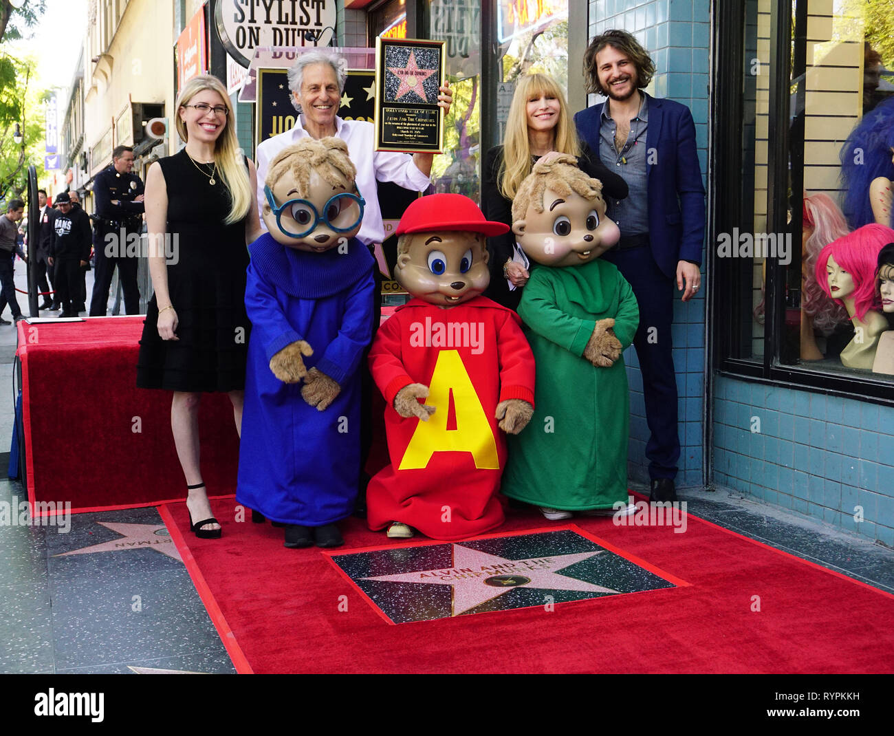Los Angeles, USA. 14Th Mar, 2019. Alvin et les Chipmunks Hollywood Star 011 Janice Karman, Ross Bagdasarian, Michael Bagdasarian et Vanessa Bagdasarian célébrer Alvin & les chipmunks' 60e anniversaire avec une étoile sur le Hollywood Walk of Fame Le 14 mars 2019 à Hollywood, Californie Crédit : Tsuni/USA/Alamy Live News Banque D'Images