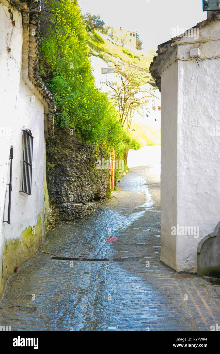 Setenil de las Bodegas, village andalou de Cadix, Espagne Banque D'Images