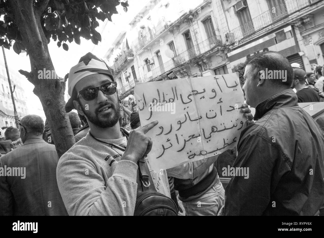 Alger, Algérie - 01 mars 2019 : 1ème vendredi de protestation en Algérie, la demande le retrait de l'curren président . Banque D'Images