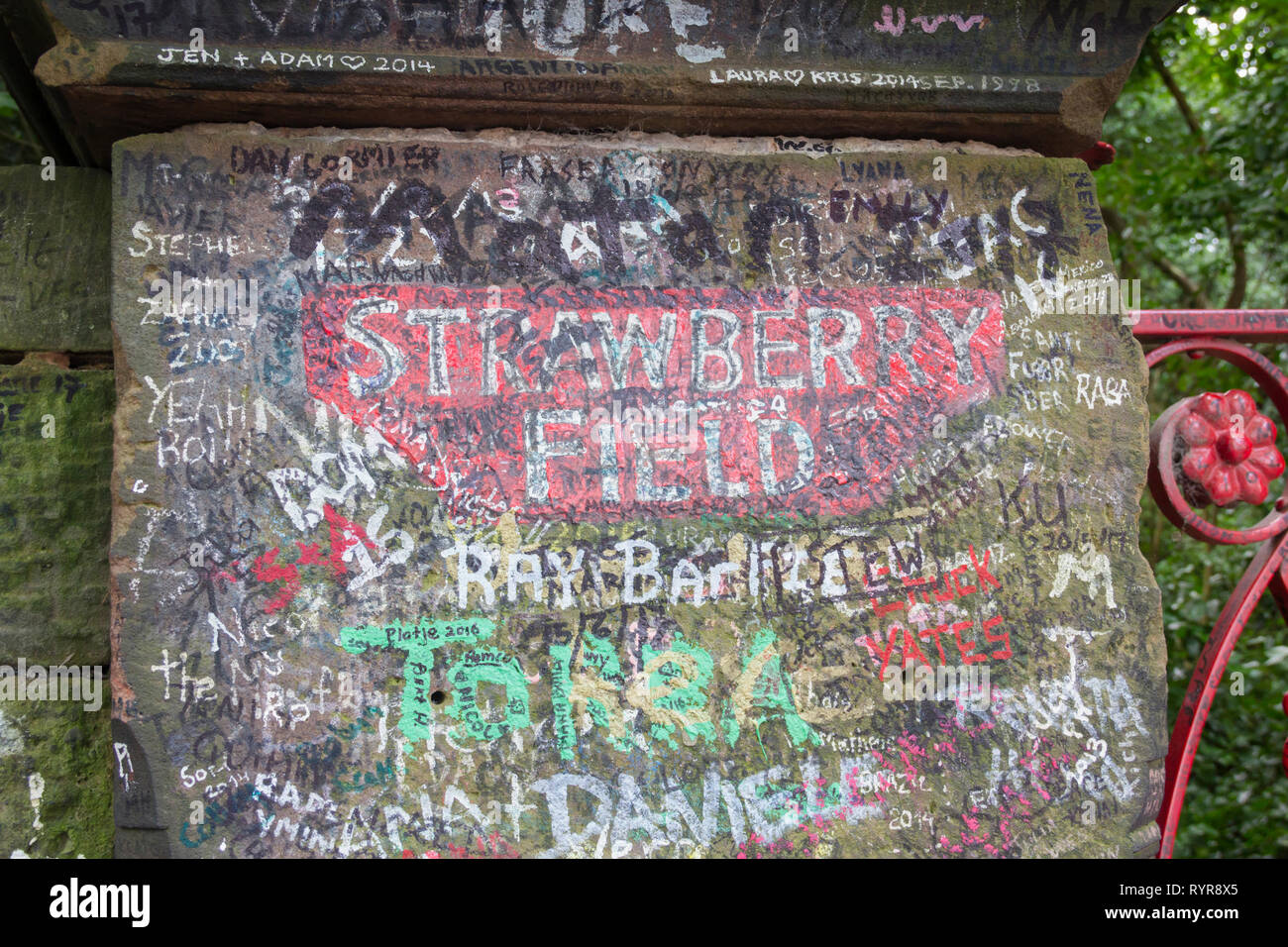 Strawberry Field stone barrière sur Beaconsfield Road, Woolton, Liverpool, l'inspiration pour Beatles/John Lennon's song 'Strawberry Fields Forever'. Banque D'Images