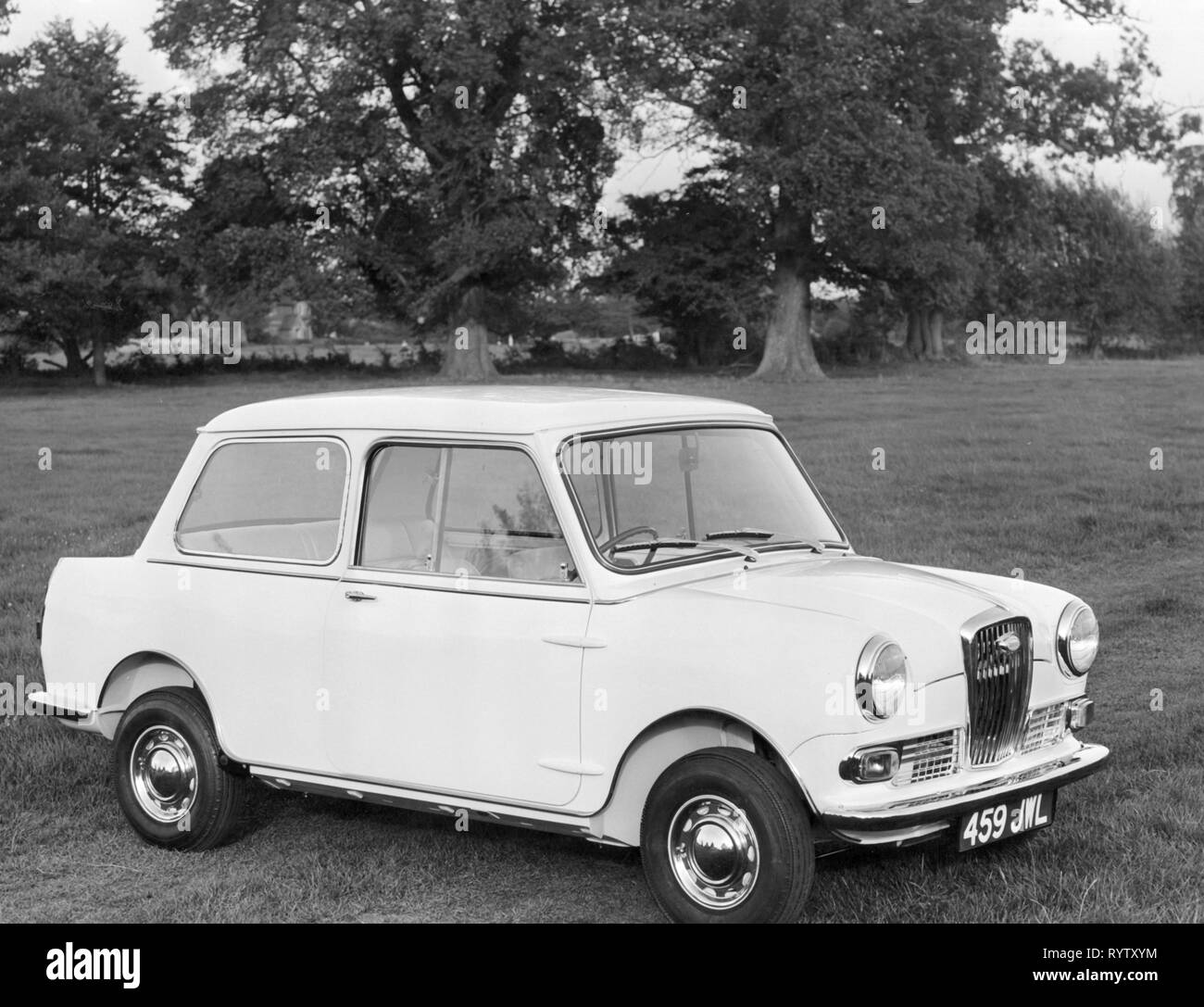 Transport / Transports, location de véhicules, véhicules, Wolseley Hornet, vue depuis l'avant, en Angleterre, en 1961, Additional-Rights Clearance-Info-Not-Available- Banque D'Images