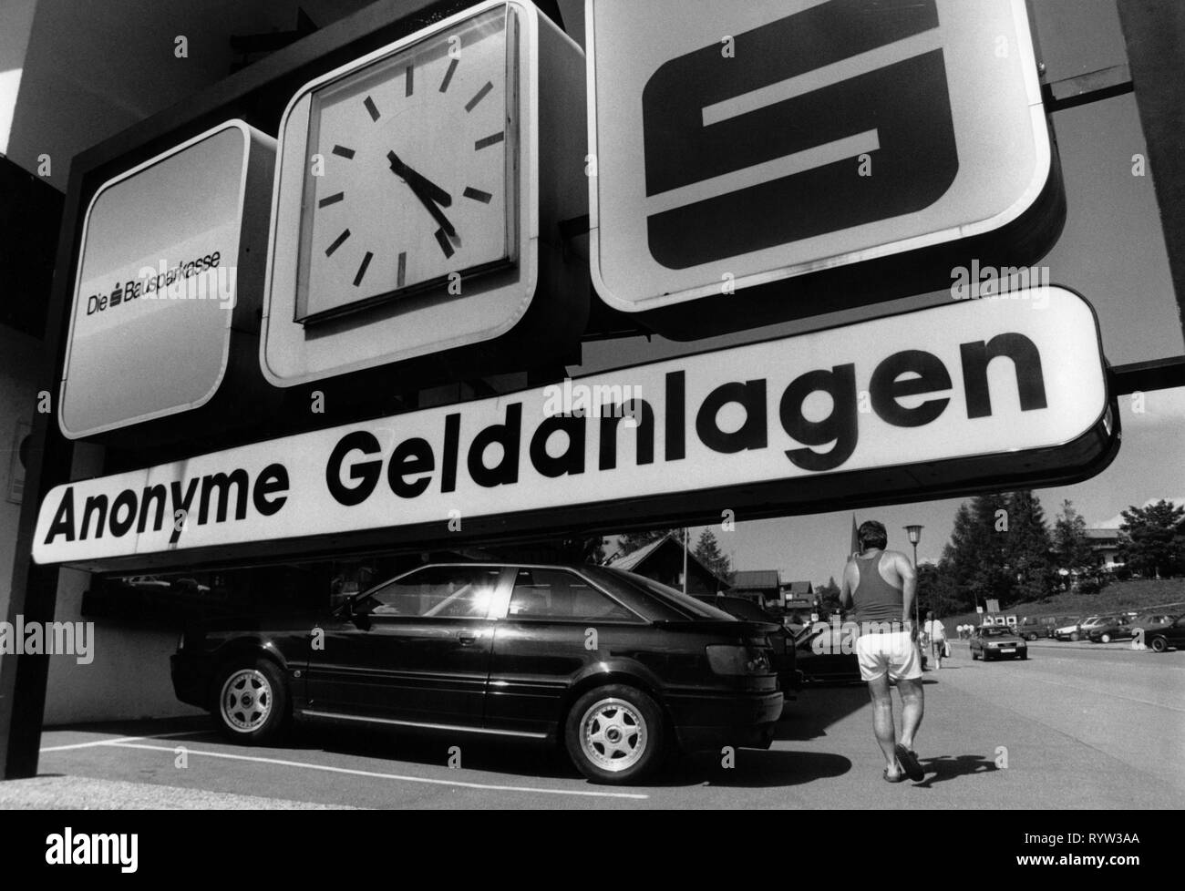 Argent / finances publiques, signe de promotion de la banque d'épargne, des années 1990, à Additional-Rights Clearance-Info-Not-Available Banque D'Images