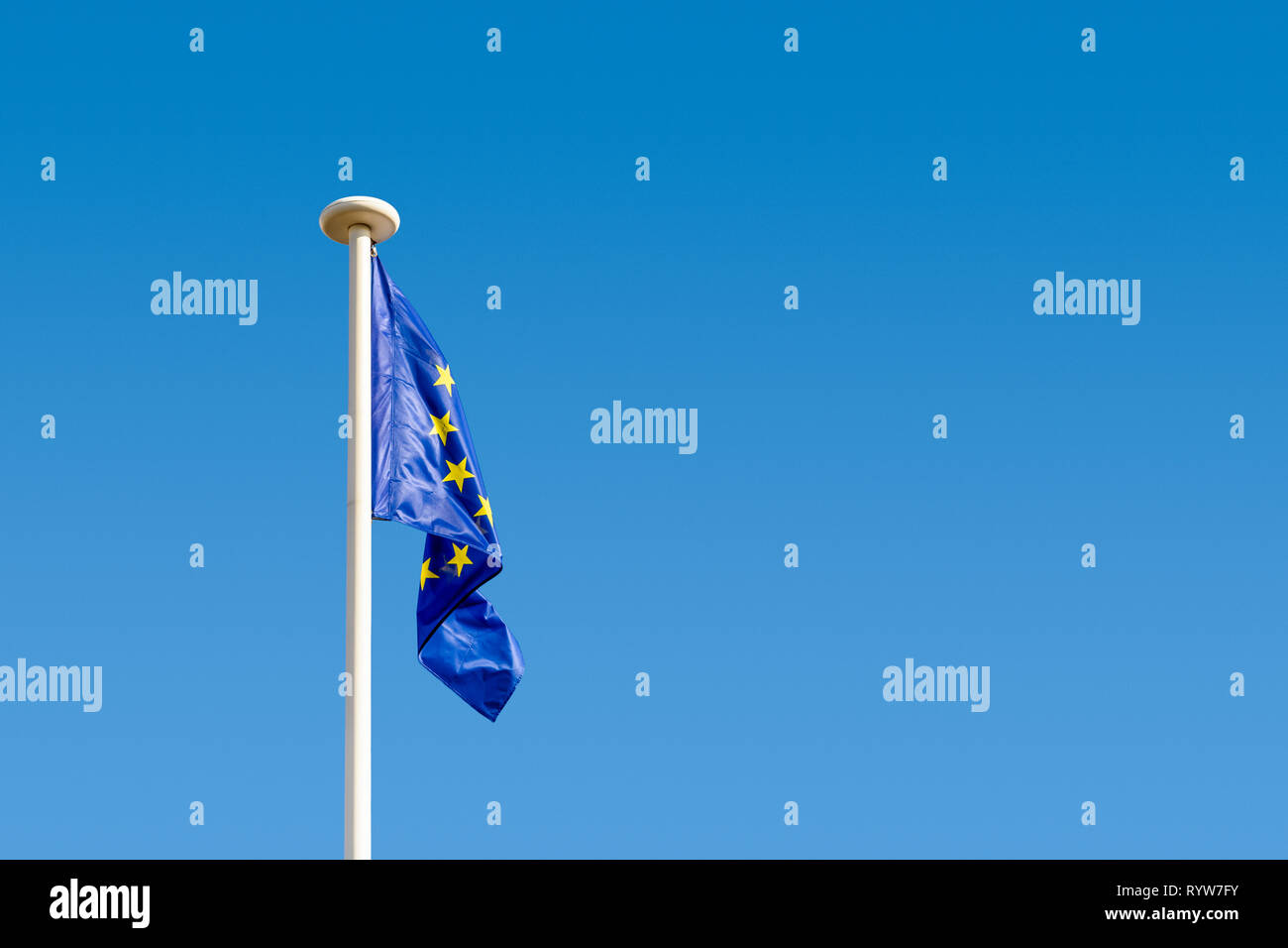 Drapeau Union Européenne officiel avec hampe - Drapeau UE