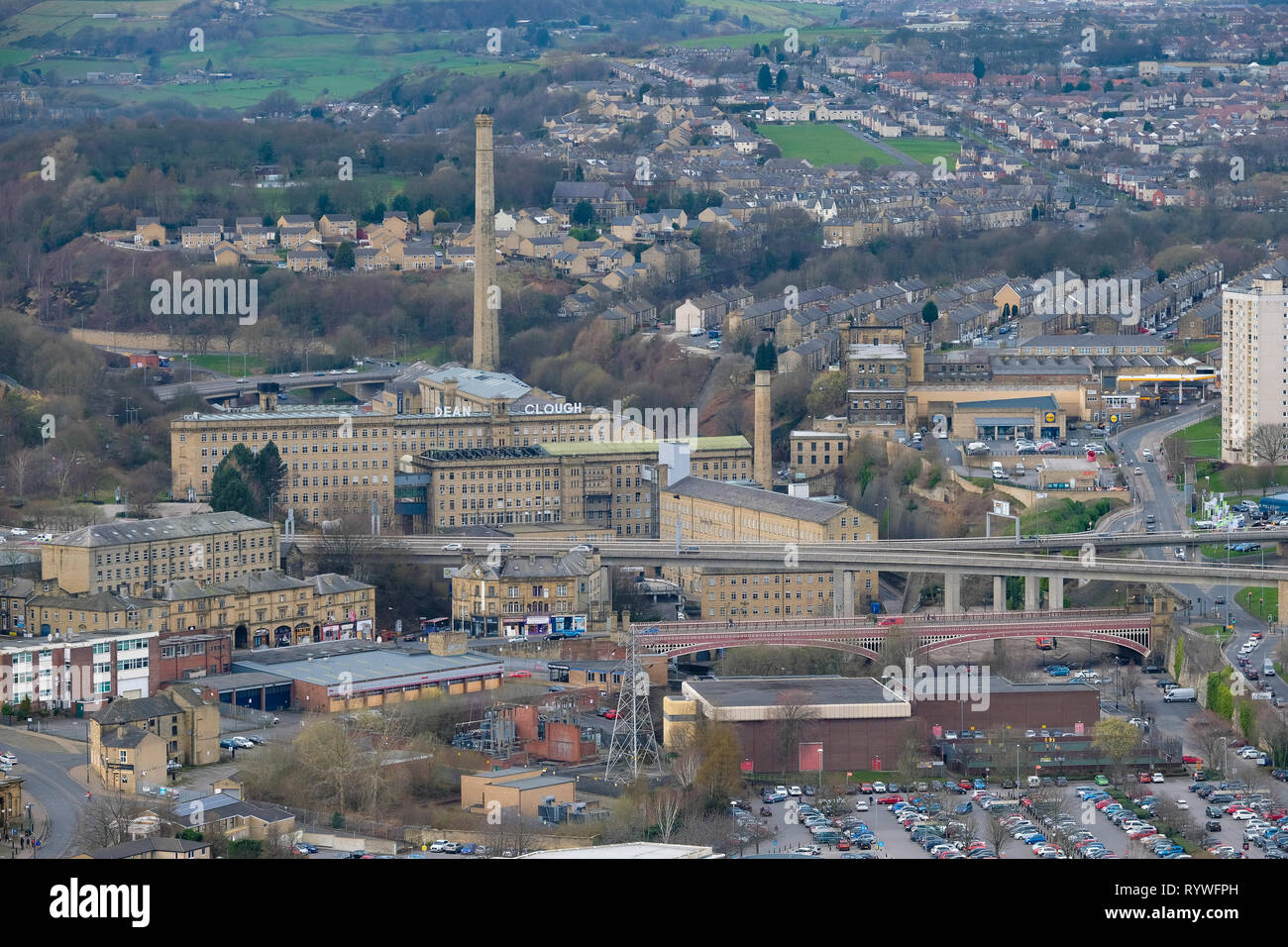 Halifax et Dean Clough Mills, vu de Calderdale, Beacon Hill, West Yorkshire, Banque D'Images