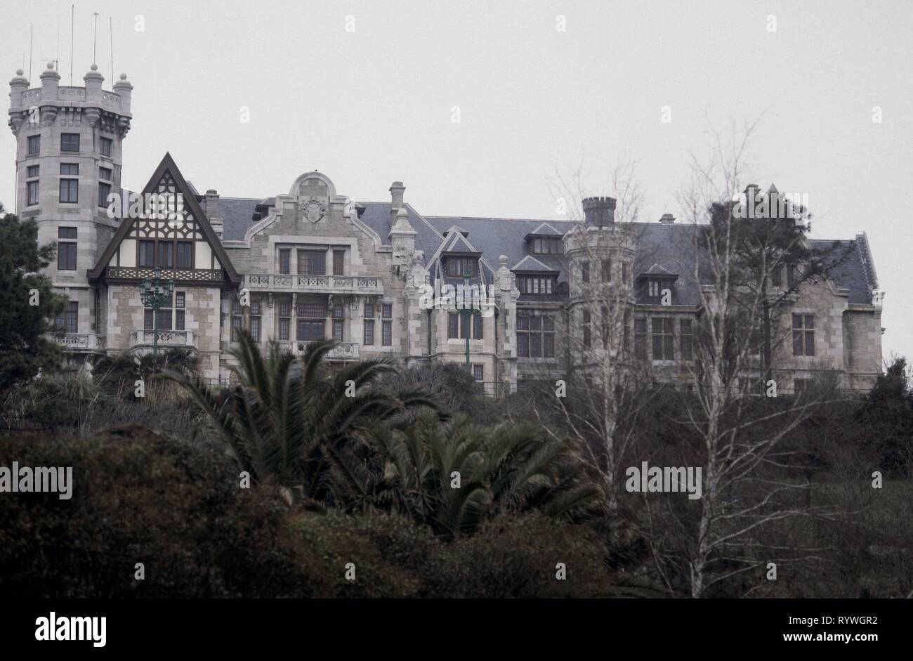 PALACIO REAL REALIZADO ENTRE 1908 Y 1911 - SEDE DE LA UNIVERSIDAD INTERNACIONAL MENÉNDEZ PELAYO. Auteur : GONZALEZ RIANCHO / JAVIER GONZALO VEGA BRINGAS. Emplacement : PALACIO DE LA MAGDALENA. Santander. L'ESPAGNE. Banque D'Images