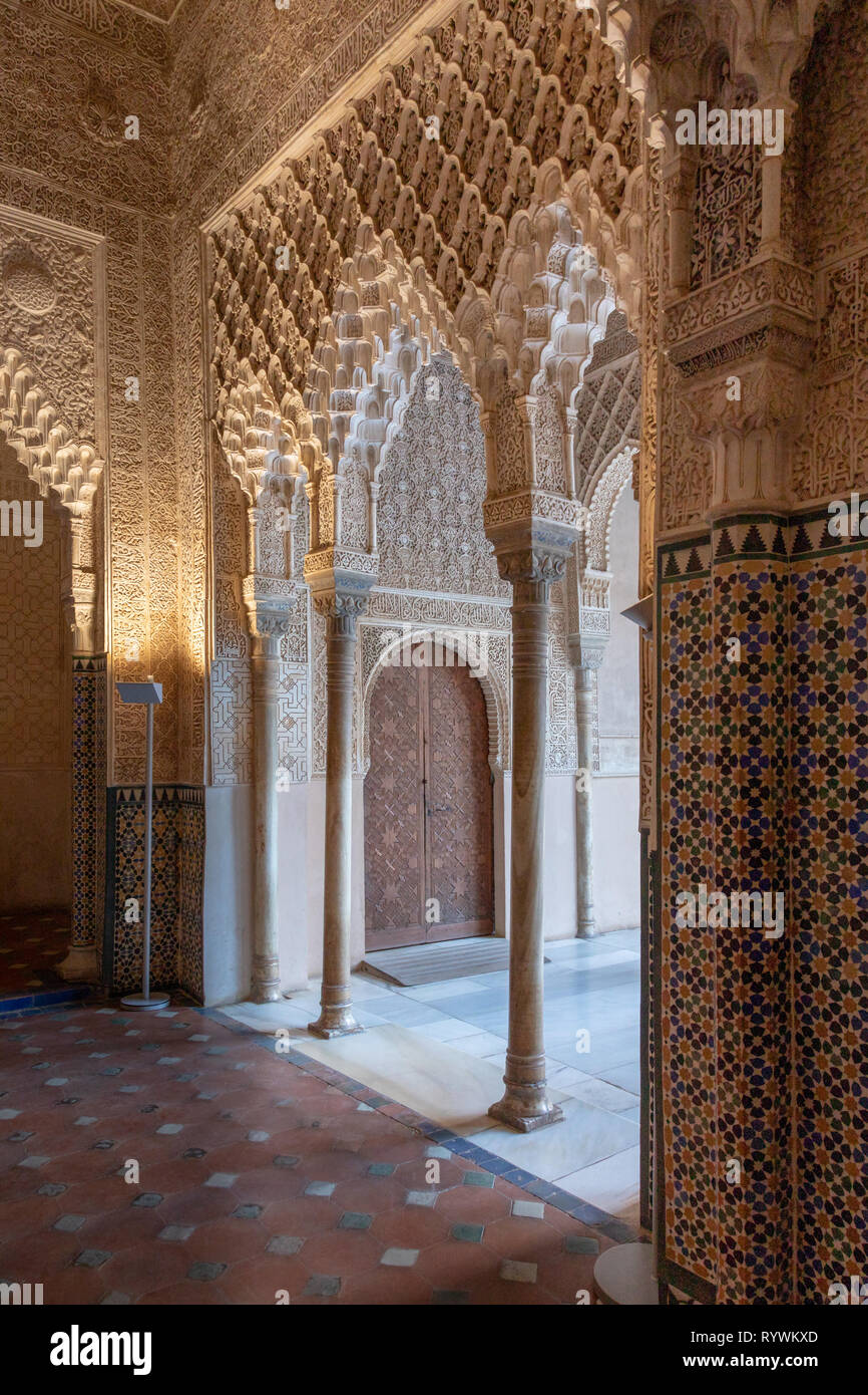 Arcades décoré de Palais Nasrides, Alhambra, Granada Banque D'Images