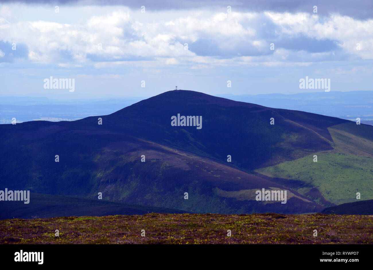 La montagne Mount Graham écossais Blair de l'itinéraire de l'Monamenach Corbett Glen Isla, Angus, le parc national de Cairngorm, Ecosse, Royaume-Uni. Banque D'Images