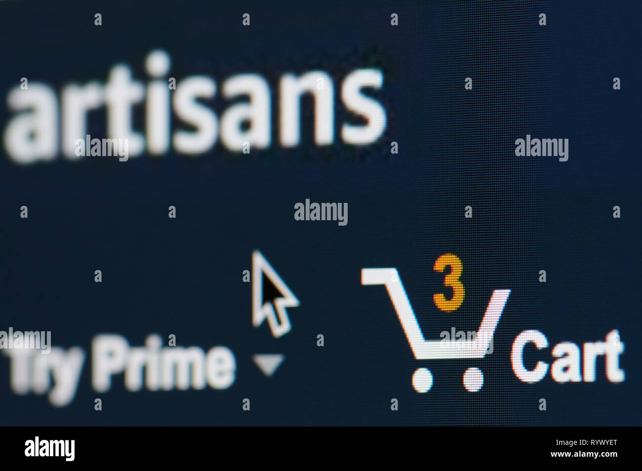 New York, USA - 15 mars 2019 : Amazon panier avec des éléments à l'écran du portable Vue rapprochée Banque D'Images