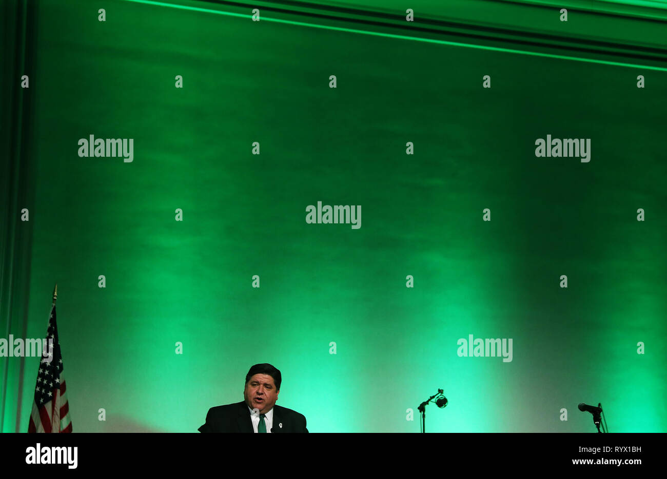 Gouverneur de l'Illinois à l'Pritzker JB Bourse annuelle du Club irlandais SPD Le dîner à l'hôtel Hilton Chicago. Banque D'Images
