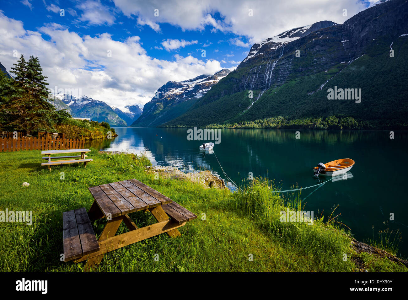 Belle Nature Norvège paysage naturel. lovatnet lake. Banque D'Images