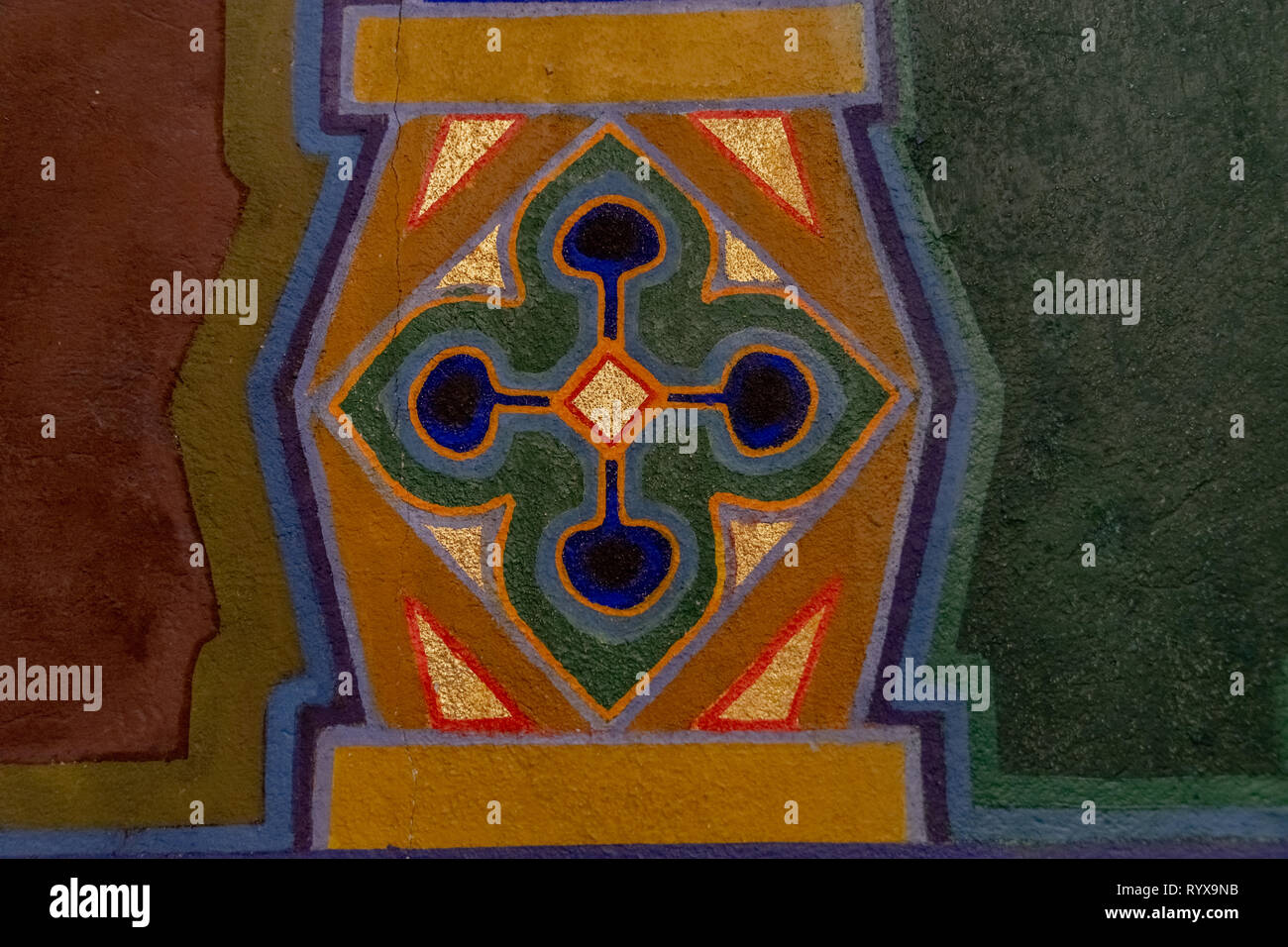 Ornement Art Nouveau style dans l'viv, Ukraine. Détail d'une fresque au plafond Banque D'Images