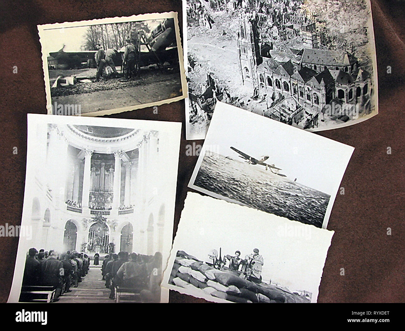 Les photographies et les souvenirs personnels de combats américains pendant la Seconde Guerre mondiale. Banque D'Images