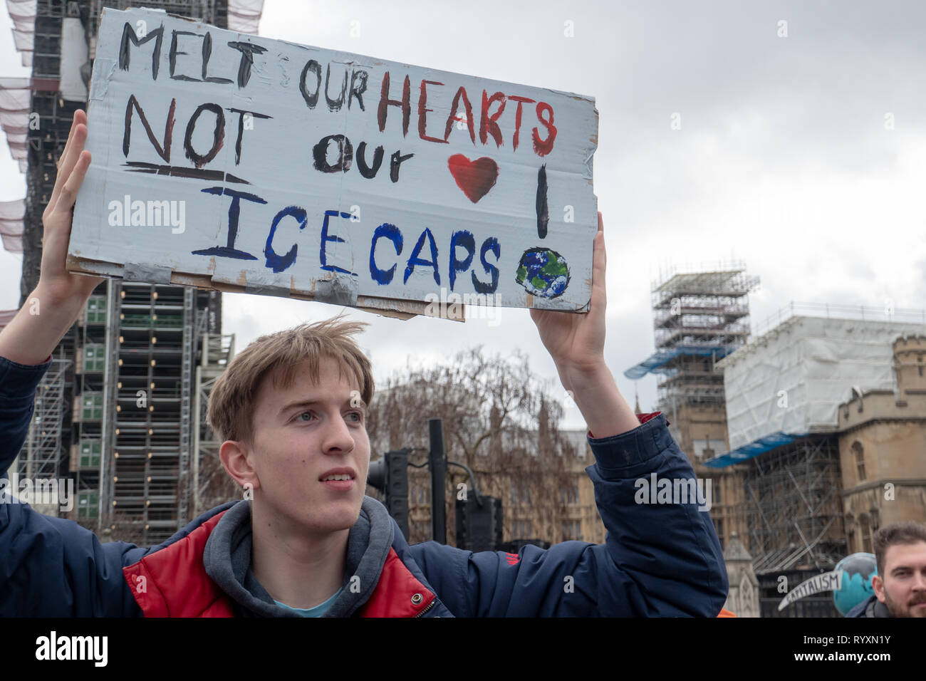 Londres, Royaume-Uni. 15 Mar 2019. Grève des étudiants pour le changement climatique au Parlament Square et Buckingam Palace Crédit : Vincenzo Lullo Crédit : jacob/Alamy Live News Banque D'Images