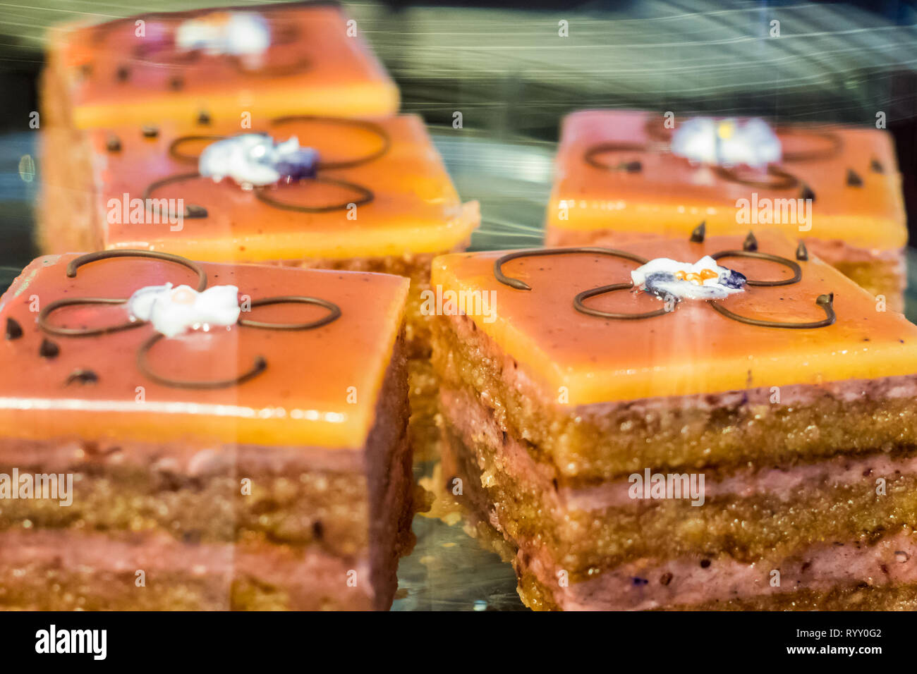 Kuchen, Kuchenstücke als Dessert - Süße Nachspeise Banque D'Images