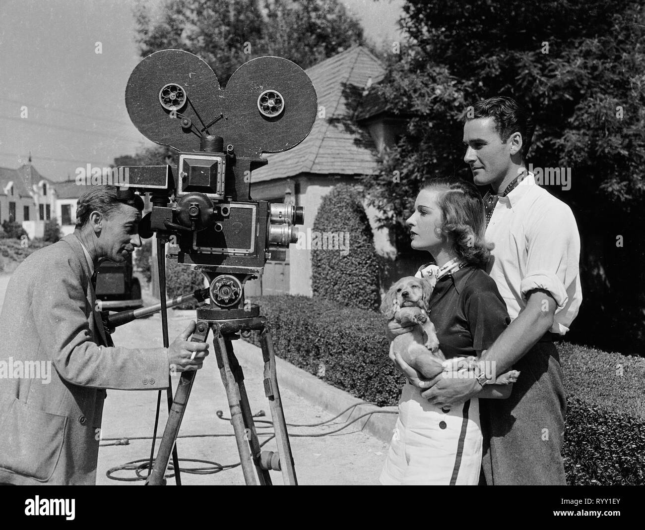 Errol Flynn et sa première femme, l'actrice française Lili Damita. Ils se sont mariés à partir de 1935-1942, Vers (1935) #  de référence de fichier 33751 900THA Banque D'Images Errol Flynn et sa première femme, l'actrice française Lili Damita. Ils se sont mariés à partir de 1935-1942, Vers (1935) #  de référence de fichier 33751 900THA Banque D'Images