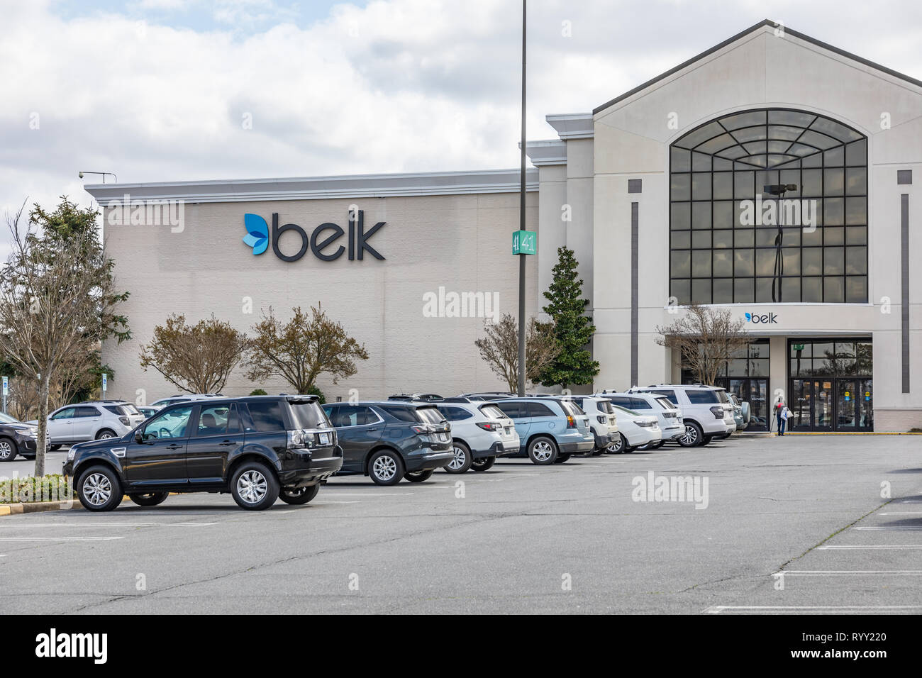 GASTONIA, NC, USA-3/14/19 : Belk department store à Eastridge Mall, avec personne en stationnement. Banque D'Images