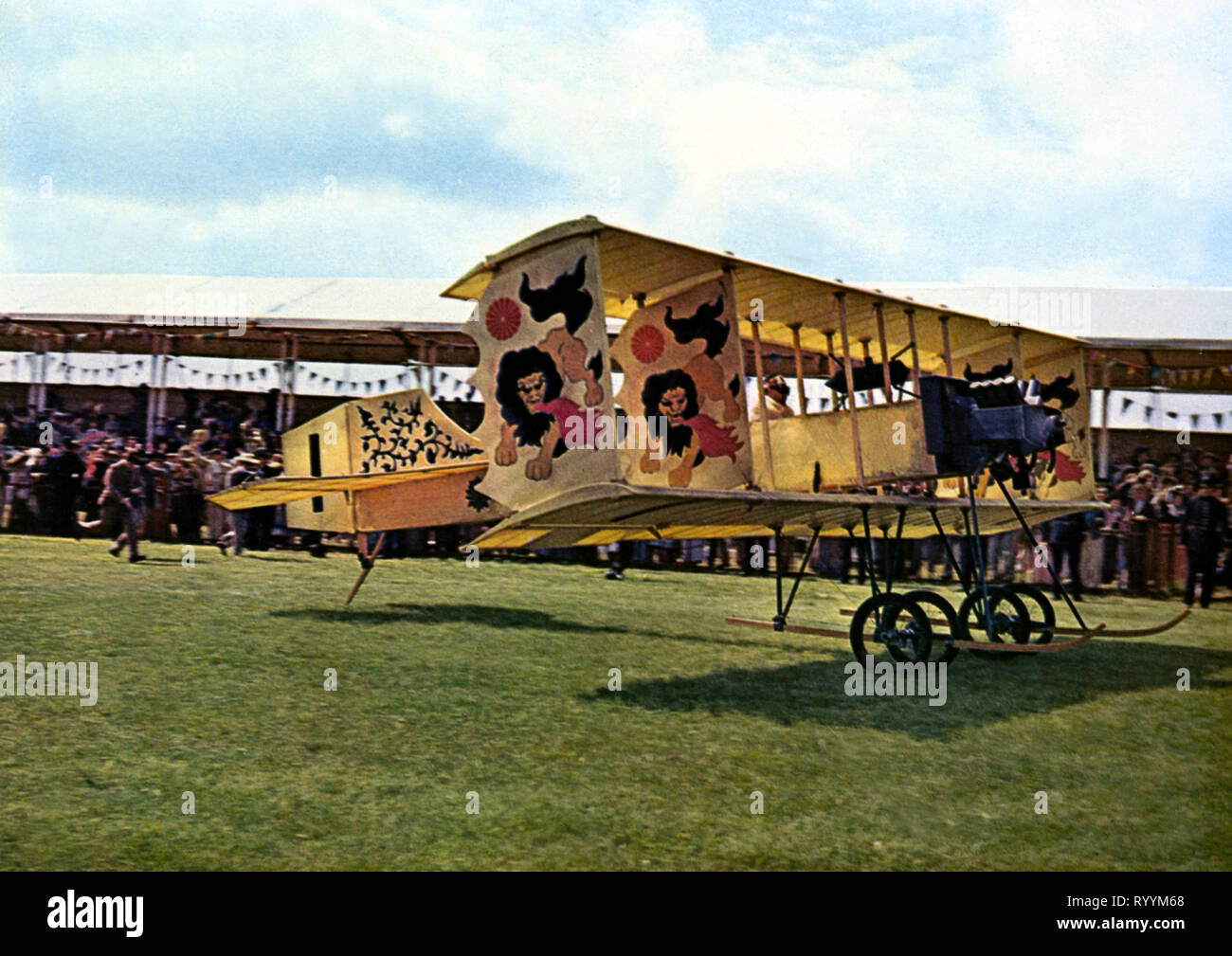 AIROPLANE, ces hommes magnifiques dans leurs machines volantes OU COMMENT J'ai pris l'AVION DE LONDRES À PARIS EN 25 HEURES 11 MI, 1965 Banque D'Images
