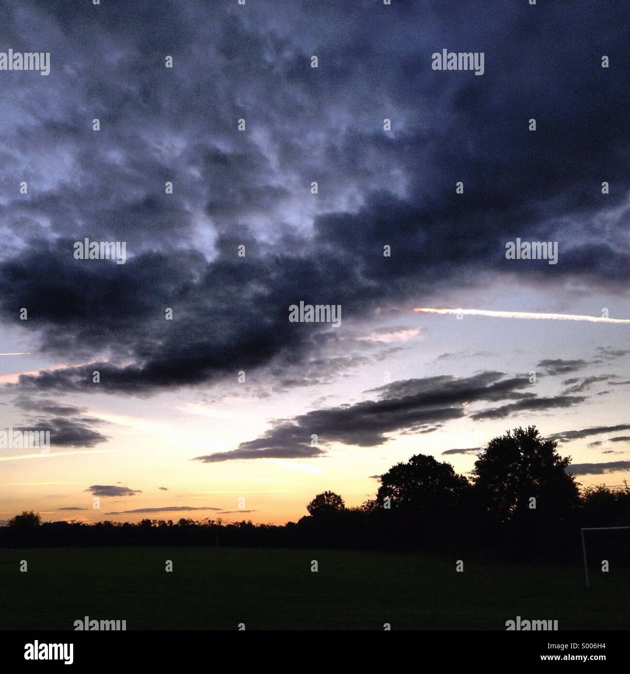 Coucher du soleil et nuages Banque D'Images