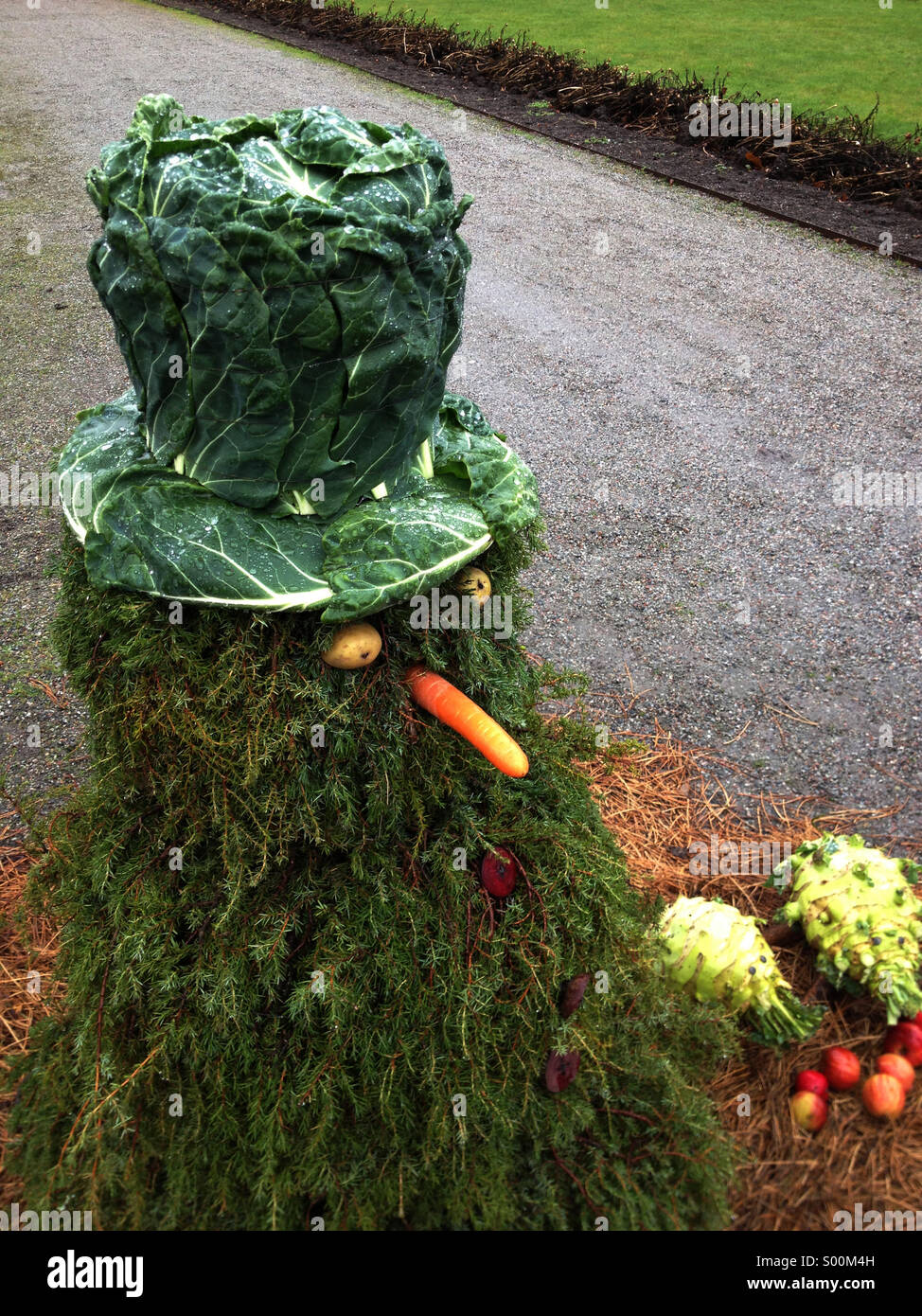 Mock snowman fait de légumes. Banque D'Images