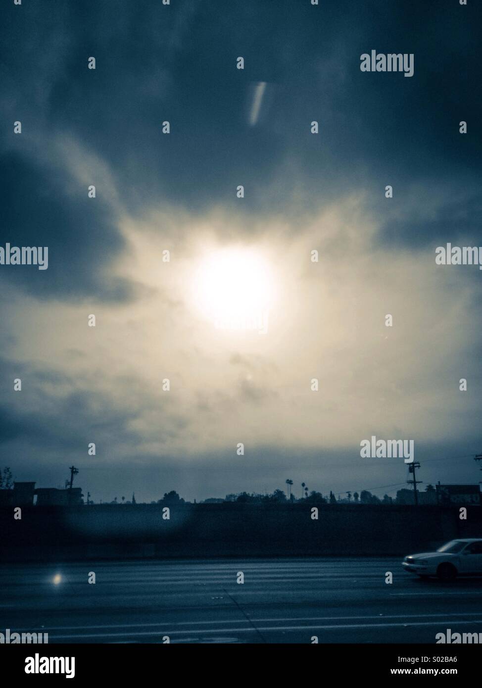 Bien tôt le matin avec une voiture - Image de stock capturée avec un smartphone