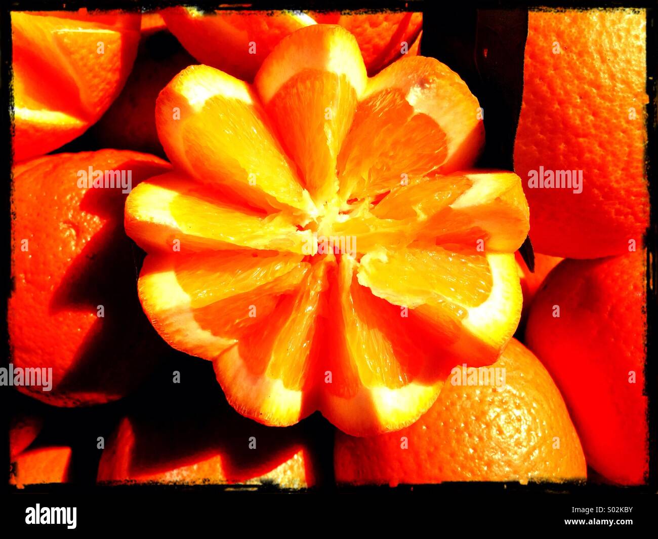 Orange en tranches at grocery store Banque D'Images
