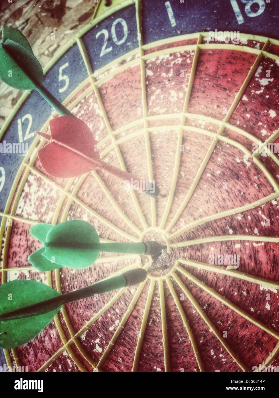 Jeu de fléchettes et fléchettes - Image de stock capturée avec un smartphone