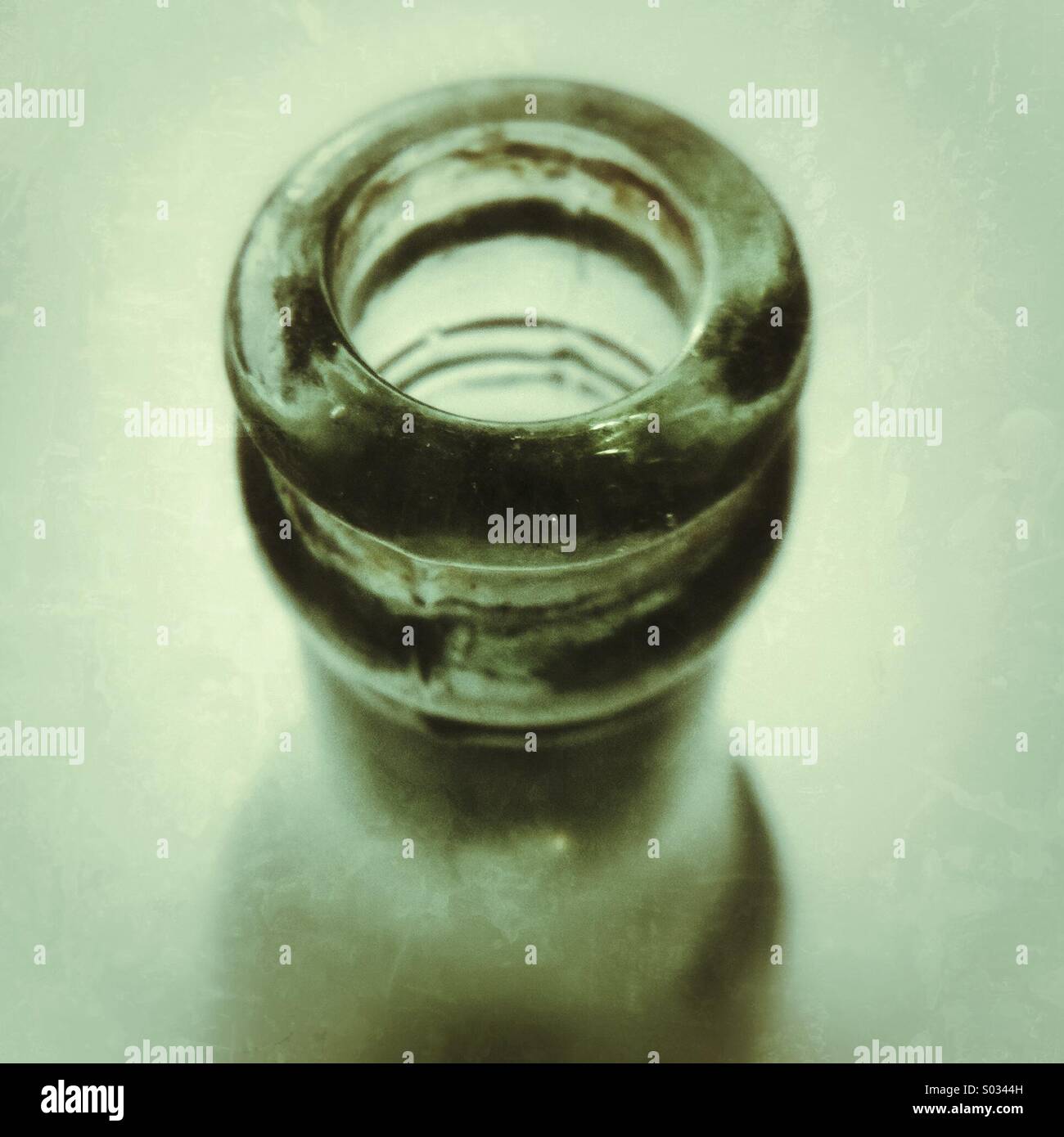 Bouteille en verre Vintage détail - Image de stock capturée avec un smartphone