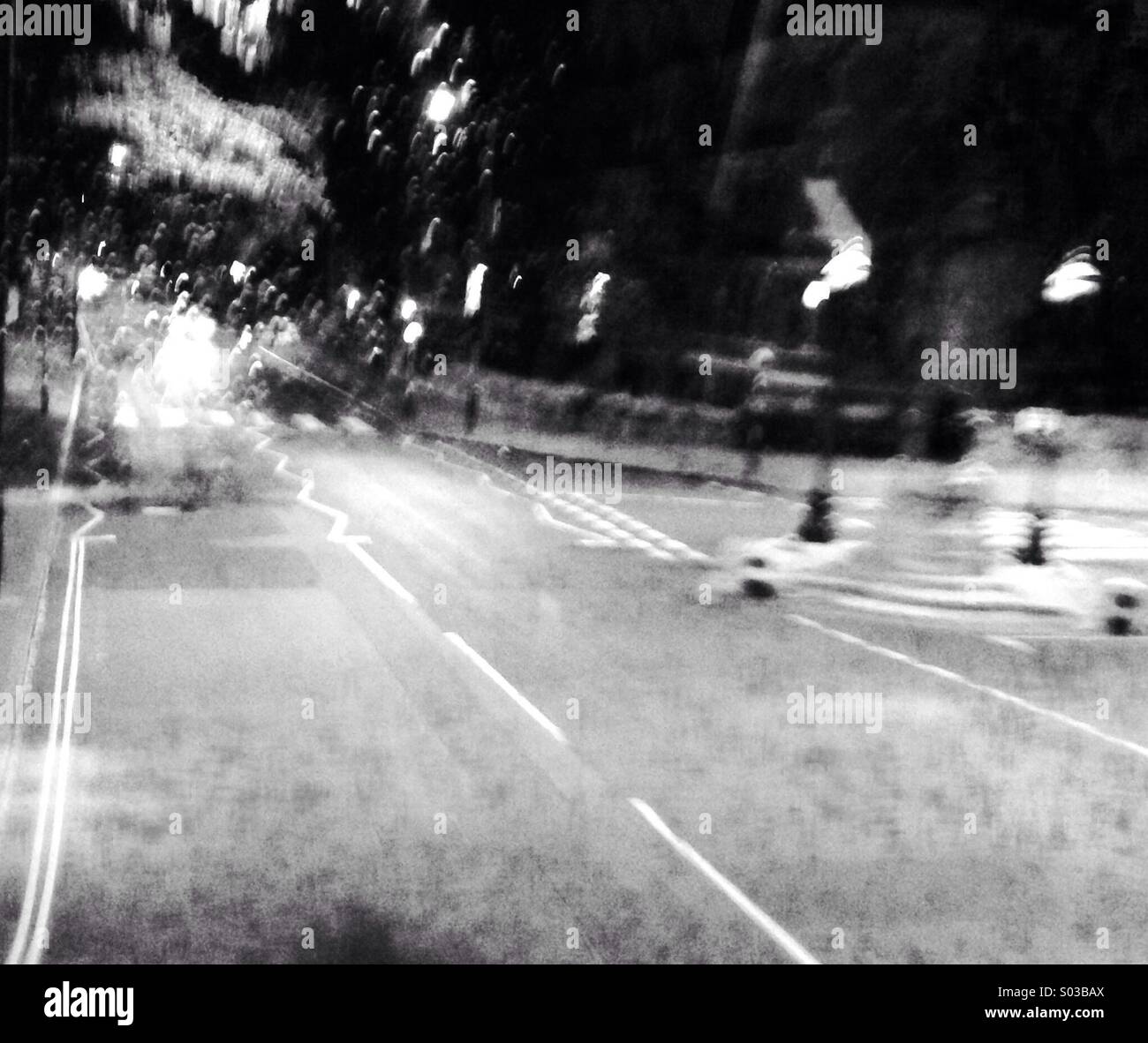 Abbey Road sur une nuit pluvieuse Banque D'Images