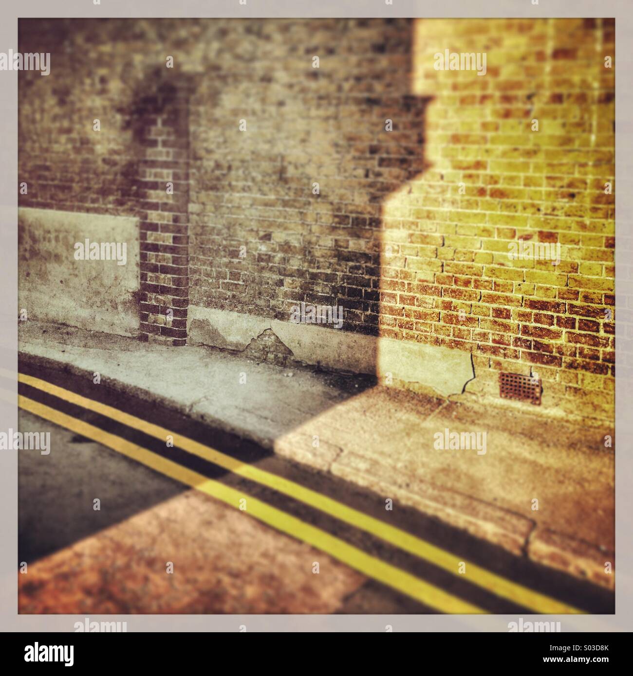 Un résumé d'une petite rue de Londres - Image de stock capturée avec un smartphone