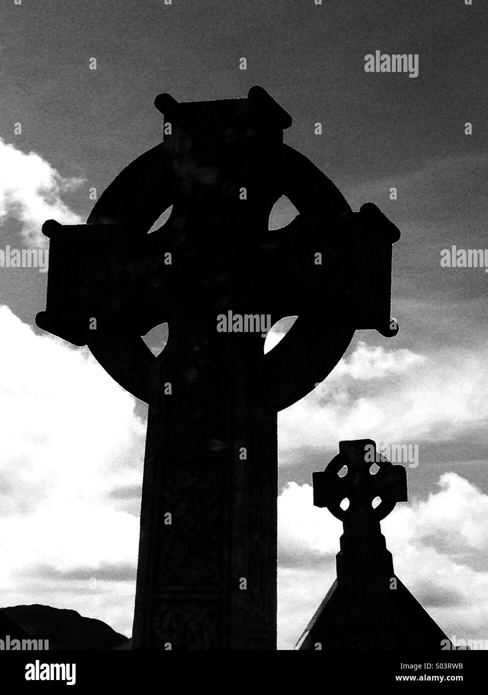 Croix Celtiques dans cimetière des Irlandais - Image de stock capturée avec un smartphone