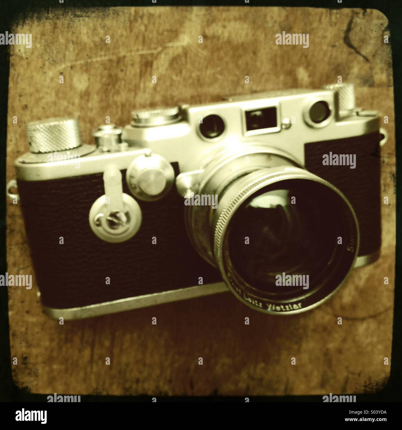 Vintage film appareil Leica IIIF avec lentille Banque D'Images