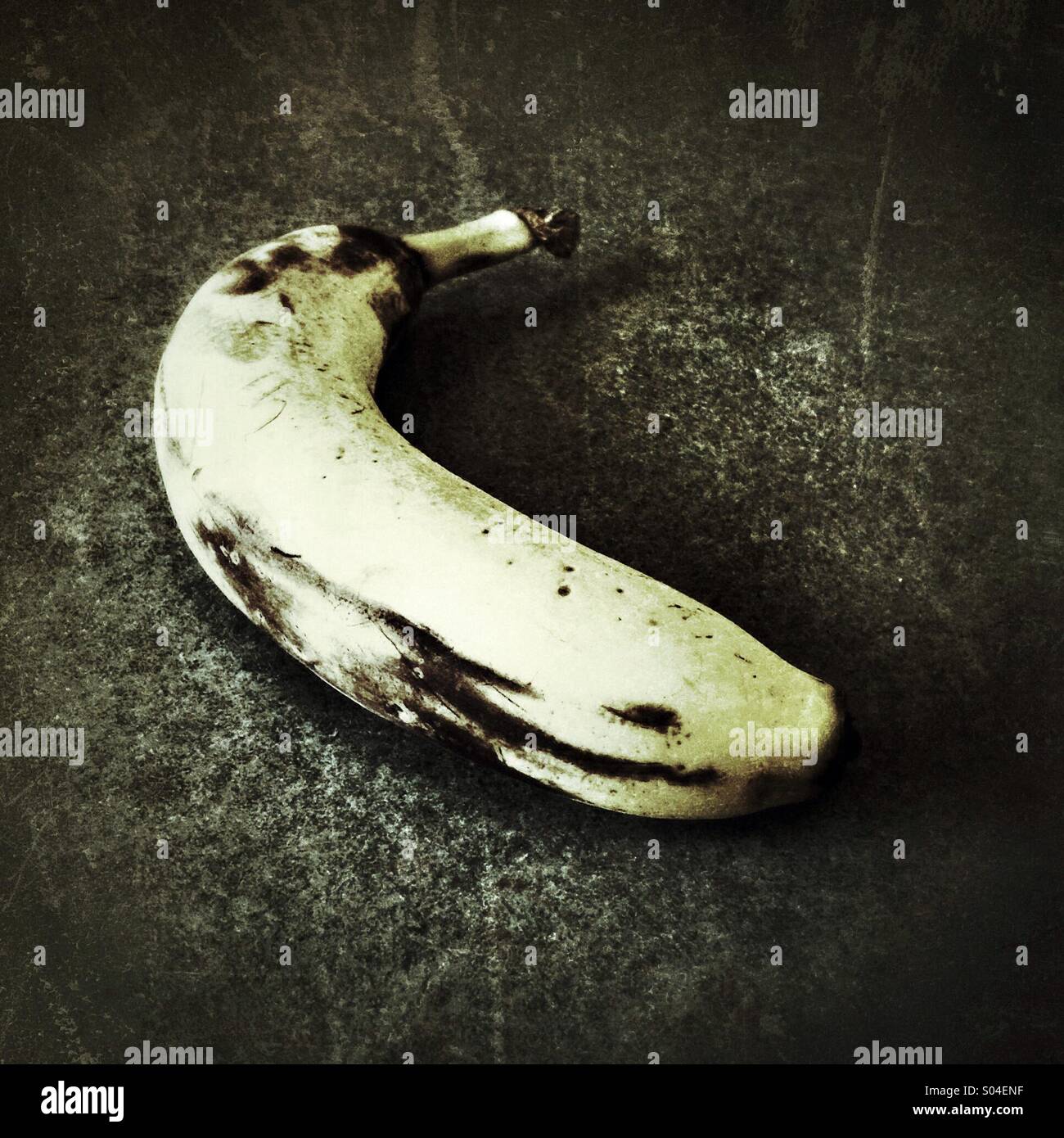 Decaying banana Banque de photographies et d'images à haute résolution -  Alamy