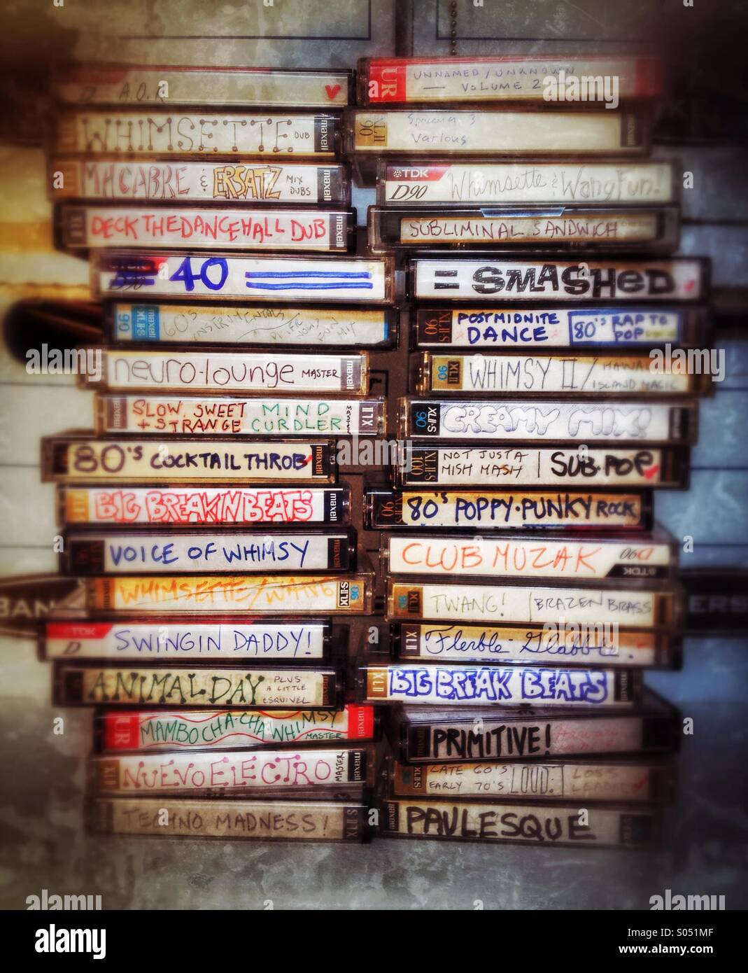 Des piles de cassette audio mix de musique Banque D'Images