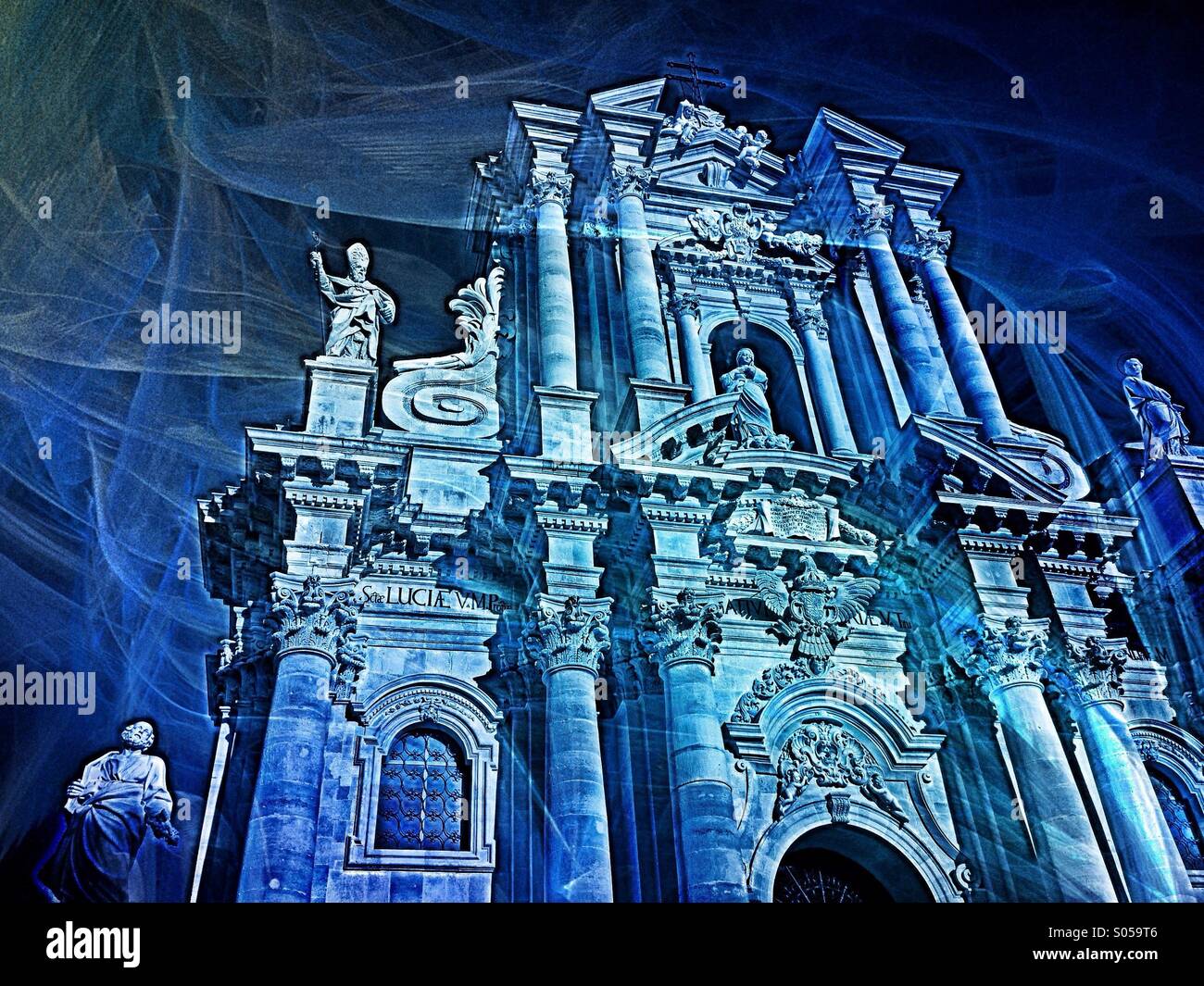 Une Fine Art photo. La façade de Santa Maria delle Colonne, le Duomo ou cathédrale dans Ortigia, Syracuse, Sicile, Italie. Certains considèrent ce d'être la plus belle vue en Sicile ! - Image de stock capturée avec un smartphone