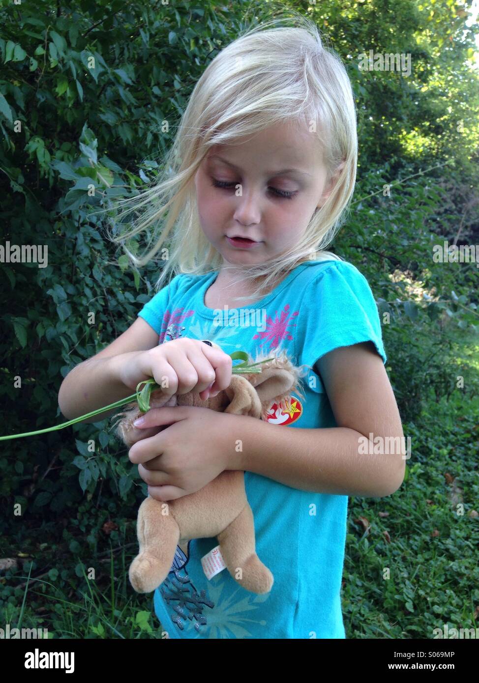 Une fille en jeu. Banque D'Images